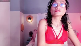 kirabrliss posing on webcam 08/21/2026