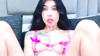 Irisdelavega live webcam show 08-22-2026