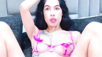 Irisdelavega live webcam show 08-22-2026