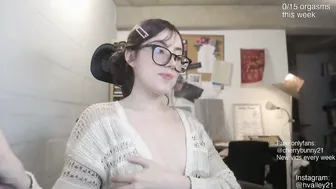cherrybunny21 18 porn cam chat