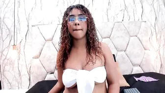 elenamiller_ on webcam 08/22/2026