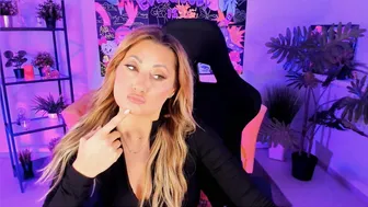 sarahholly recorded nude video 11247