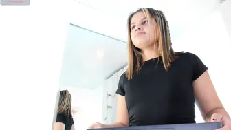 Naomi_quenn chat girl porn (08/23/2026)