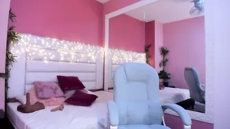 laurabigtits porn (08/24/2026)