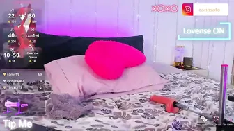 corinmasterx bigtits posing on cam
