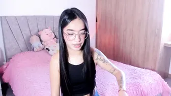 sarah_stone15 smalltits porn cam chat