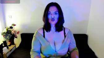 laura_sinner webcam 26-Aug-2026