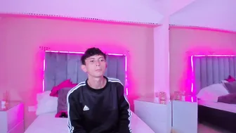 Ariana_cri_x naked - 08-27-2026