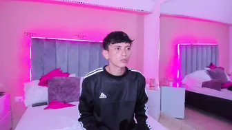 Ariana_cri_x naked - 08-27-2026