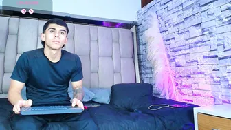 zoee_8 28-Aug-26 porn cam