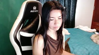 alice_middle01 shy nude cam video