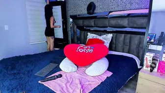 Dahlyagoddess posing on cam 08-29-2026