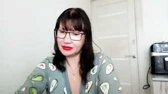 anabellovee posing on webcam (08/29/2026)