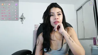 Ellajonz posing on cam 08-29-2026
