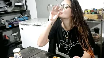hornyhippies0080 webcam (08-31-2026)