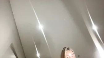 Whitekittten amateur webcam video 01-Sep-2026