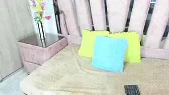 Marakarly new posing on webcam