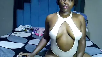 melanin_moon naked on cam 09/02/2026