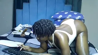 melanin_moon naked on cam 09/02/2026