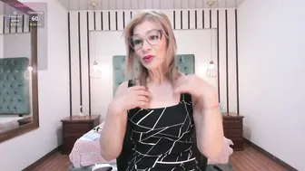 Madissonlow live cam video - 03 September 2026