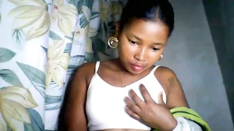 anichaz posing on cam 04 September 2026
