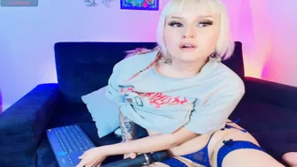 mollycb 05-Sep-26 cam girl