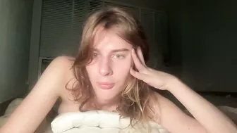 lizzylonestar posing on webcam (09-06-2026)