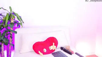 _emilymoon_x amateur cam show 07-Sep-2026