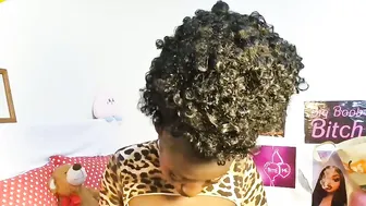 Zia_vier bigboobs posing on webcam