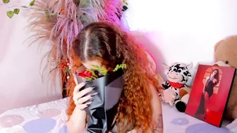Aphroditesweet cam girl 09/10/2026