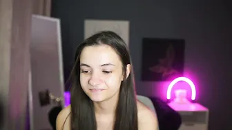 Zoenica on webcam (09/14/2026)