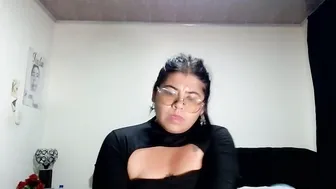 Kimmy_kimmy_ curvy nude on cam