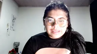 Kimmy_kimmy_ curvy nude on cam