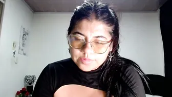 Kimmy_kimmy_ curvy nude on cam