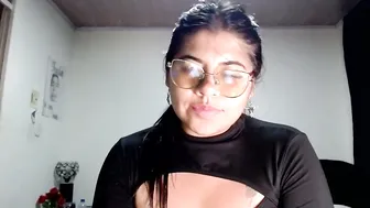 Kimmy_kimmy_ curvy nude on cam