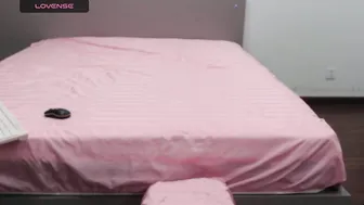 Totoro_09 porn chat (09-15-2026)