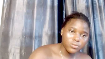 Ebonymelaninqueen smalltits live webcam show