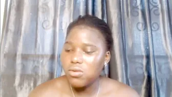 Ebonymelaninqueen smalltits live webcam show