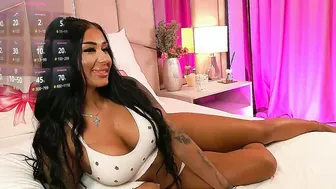 Laylavixenn lovense webcam chat