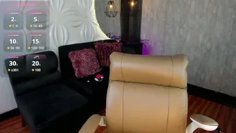 violetgirx posing on webcam 09-17-2026