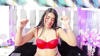 Isadiazz premium porn posing on cam