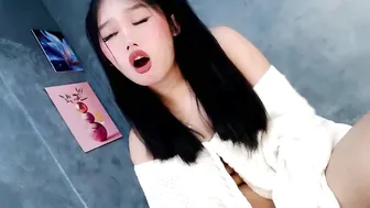Willing_and_wet cum porn chat video