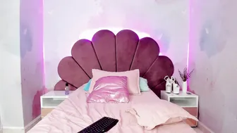 Emilychan_ horny amateur video (09/19/2026)