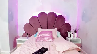 Emilychan_ horny amateur video (09/19/2026)