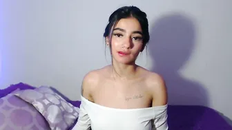 Innocent_fox latina - 23-Jul-25