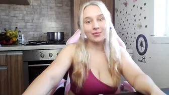 Curvybombb domi 09/20/2026