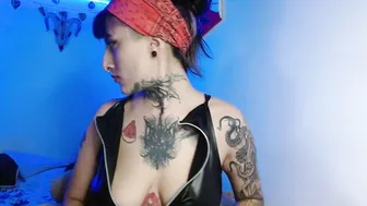 lia_miss2 piercednipples porn chat