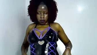 iynika squirt sex cam