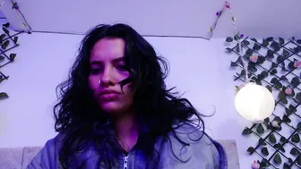 Kikimia hot webcam porn (09-21-2026)