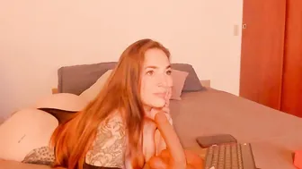 barbiieroberts posing on webcam 23-Sep-26
